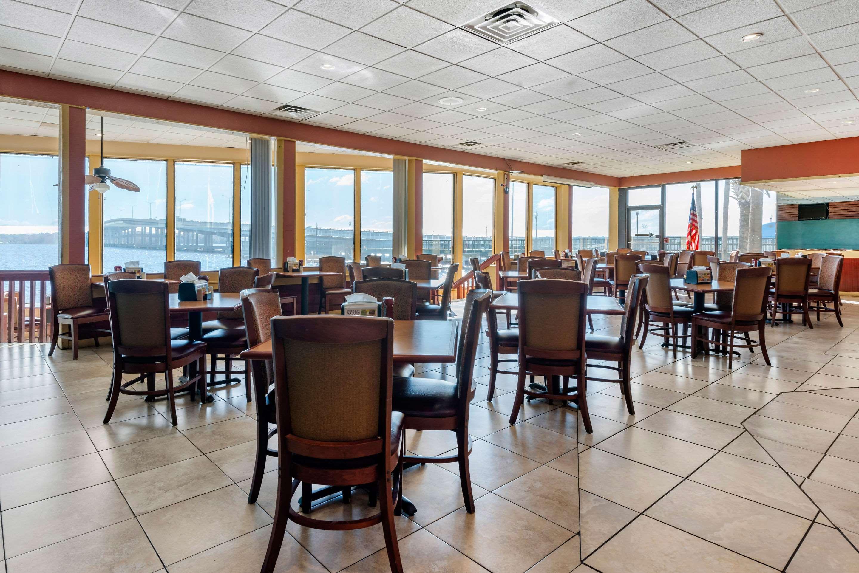 Quality Inn And Suites Palatka Riverfront Extérieur photo